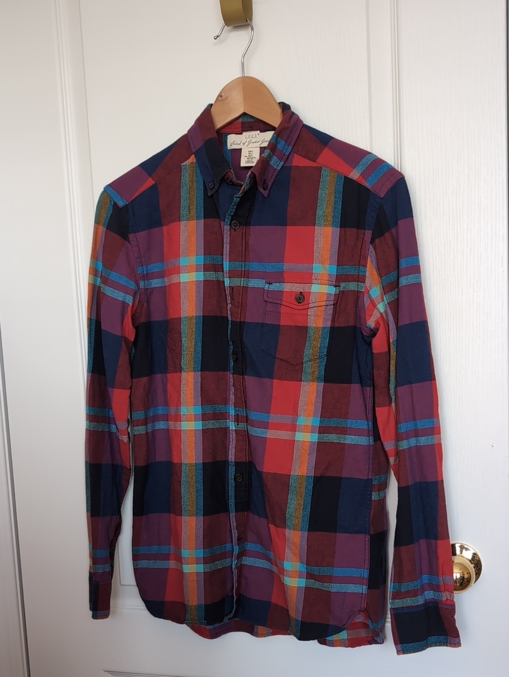 H&M Men's Plaid Button-Up Shirt in Red & Navy